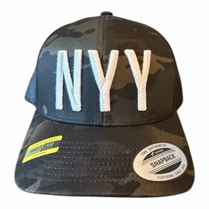 MLB NEW YORK YANKEES “NYY” SNAPBACK TWILL TRUCKER CAP